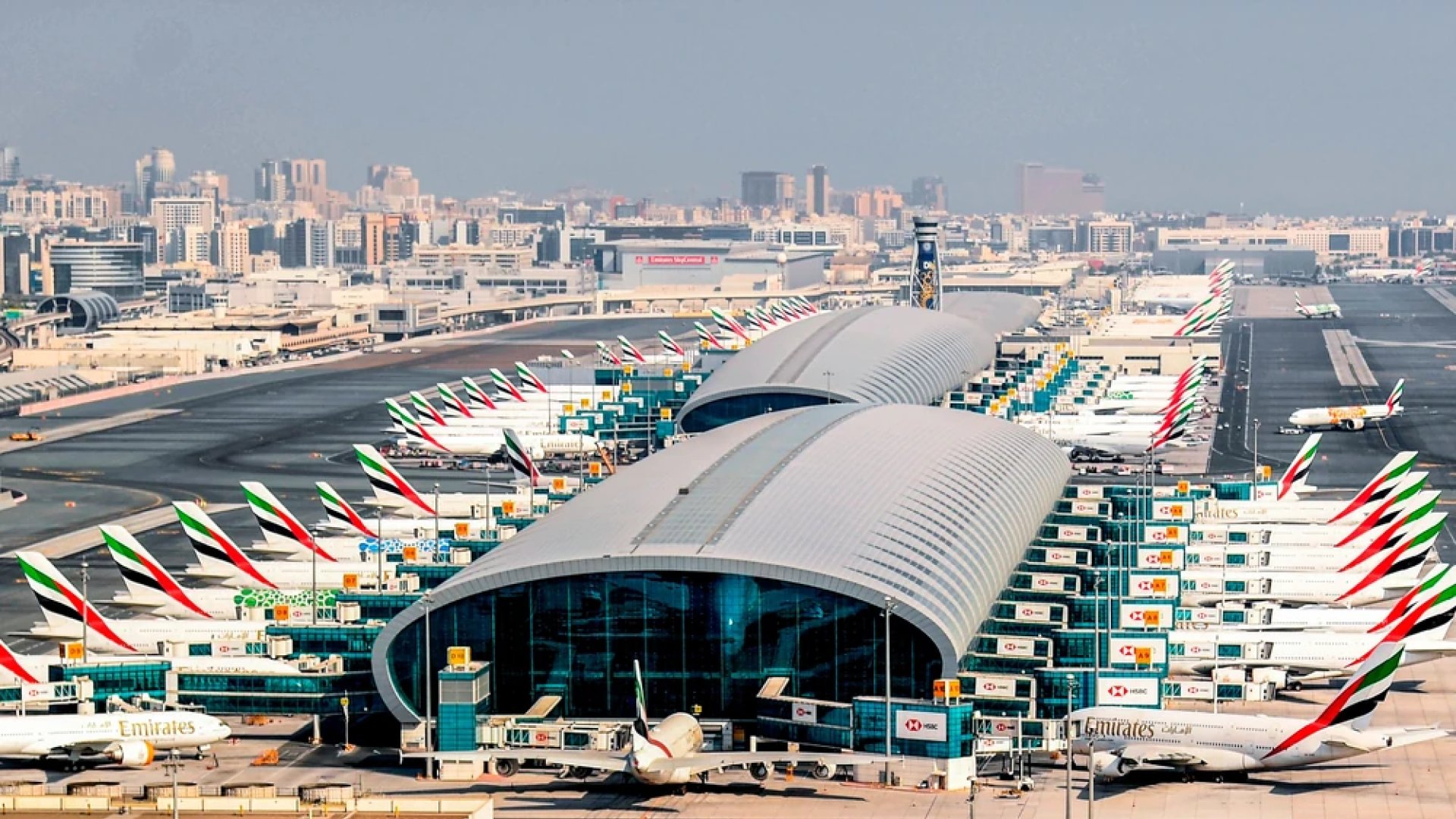 DXB 2025 Peak Day: 310,000+ Passengers | Die Geissens Real Estate | Luxus Immobilien mit Carmen und Robert Geiss – Die Geissens in Dubai